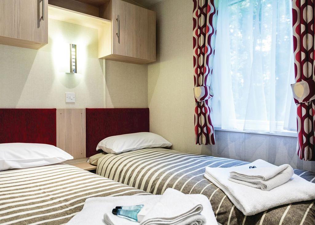 Weston Wood Lodges Мелбърн Екстериор снимка