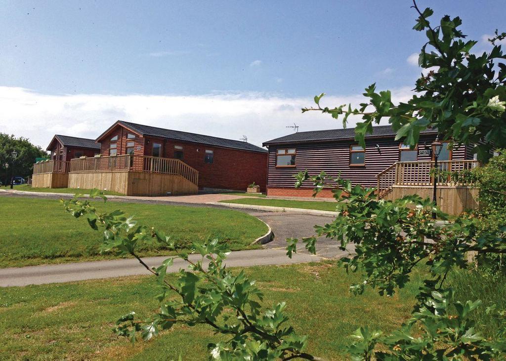 Weston Wood Lodges Мелбърн Екстериор снимка