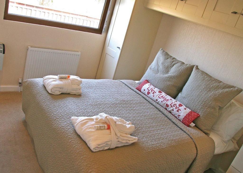 Weston Wood Lodges Мелбърн Екстериор снимка