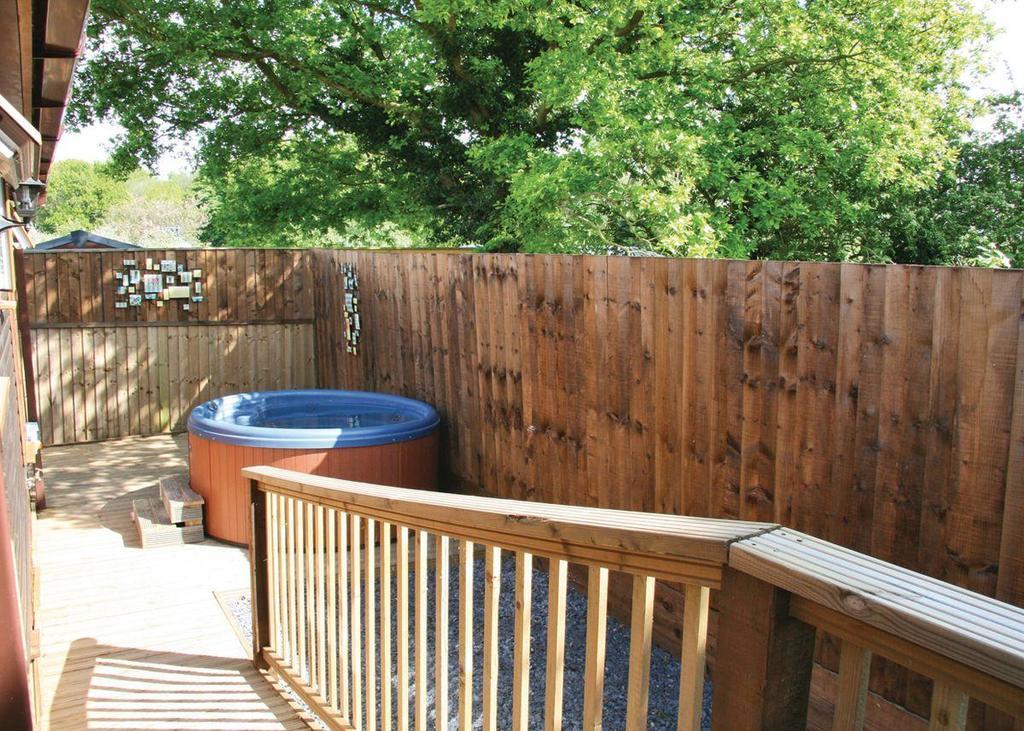 Weston Wood Lodges Мелбърн Екстериор снимка