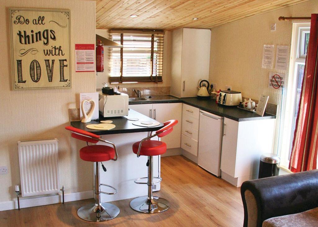 Weston Wood Lodges Мелбърн Екстериор снимка